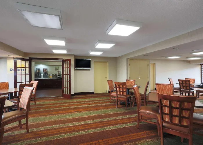 Days Inn By Wyndham Newark Wilmington